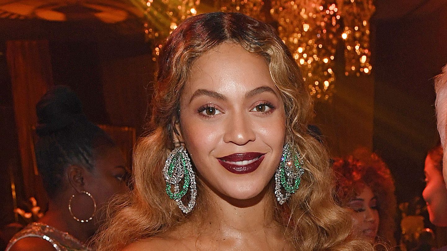 Beyoncé Dedicates Her BET Humanitarian Award To Activists: ‘Your Voices Are Being Heard’